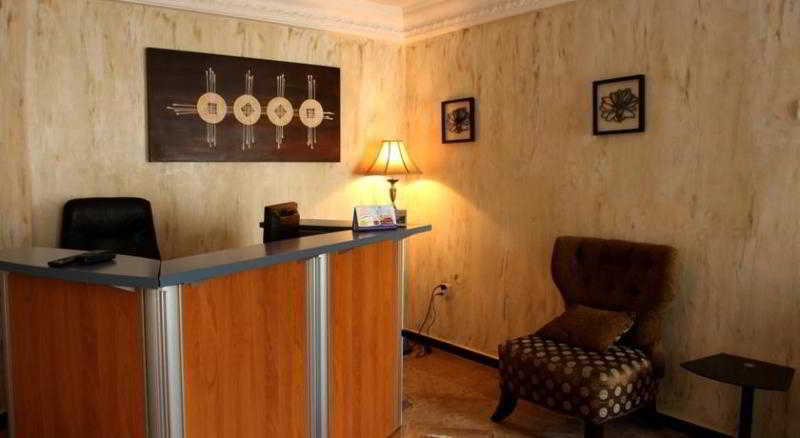 Charlies Place And Suites Lagos Exteriör bild