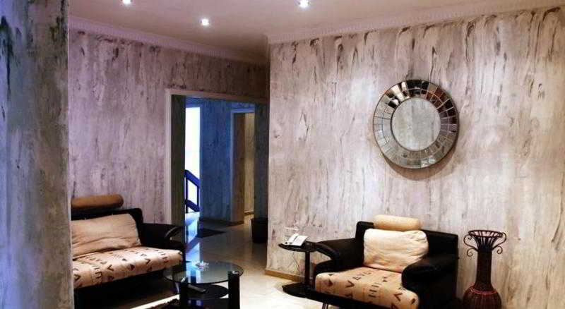 Charlies Place And Suites Lagos Exteriör bild